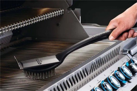 62052-Web-Gallery-04-62052-IndustrialSSCleaningBrush-WithScraper-InUse-Brush-Full-Size