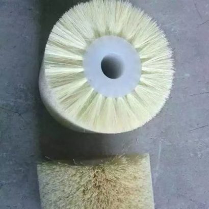 roller cleaning brush