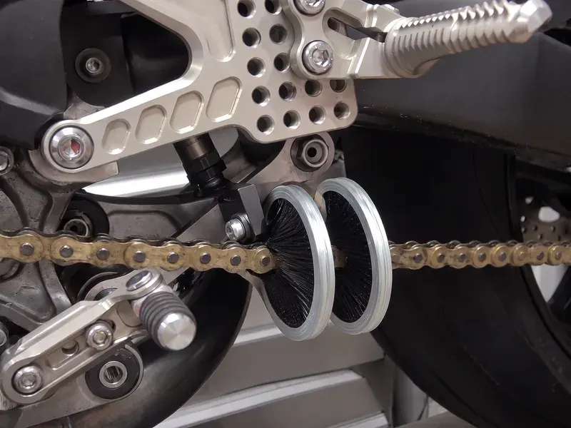 Spring Brush – High-Performance Chain Cleaning Solution