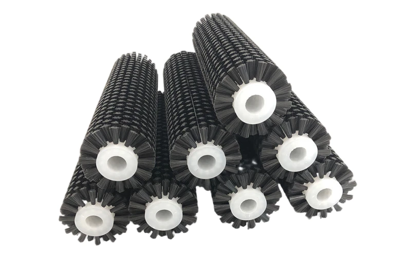 roller cleaning brush